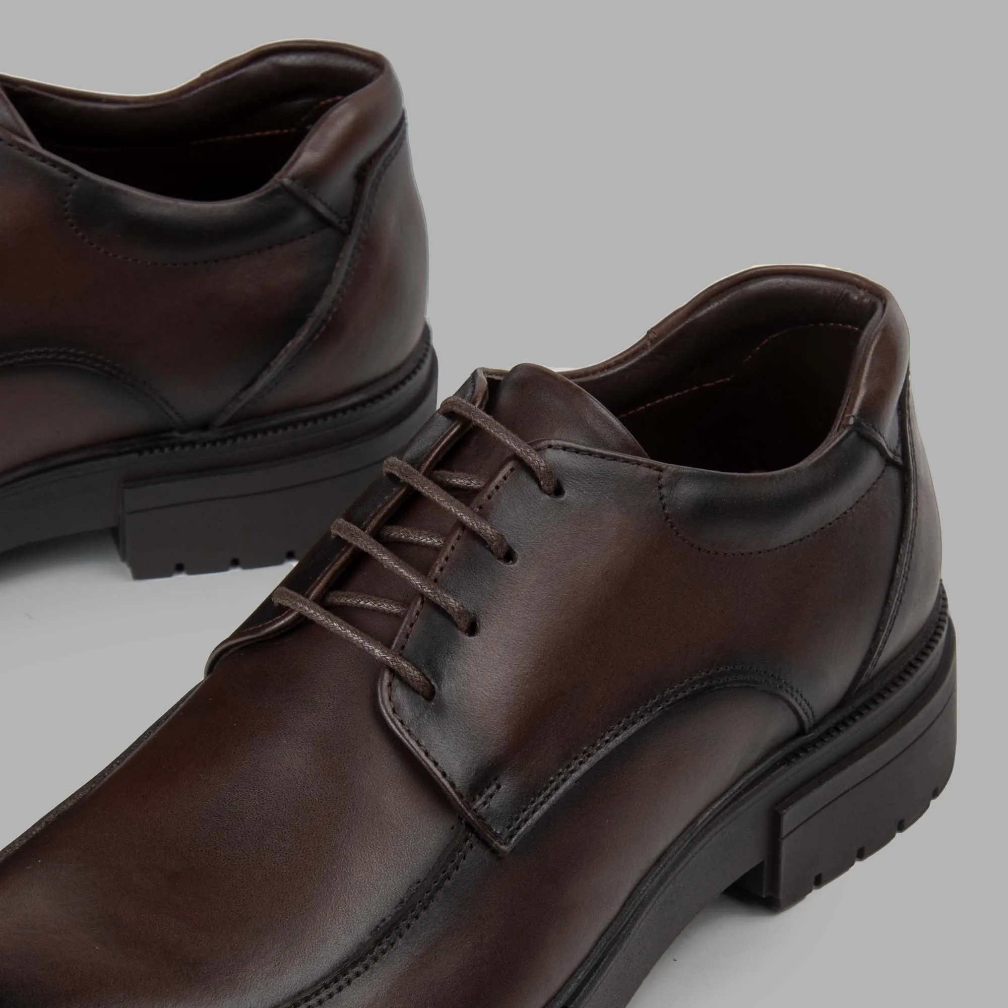 ‏BRIO Genuine Leather Moc Toe Derbys – Brown