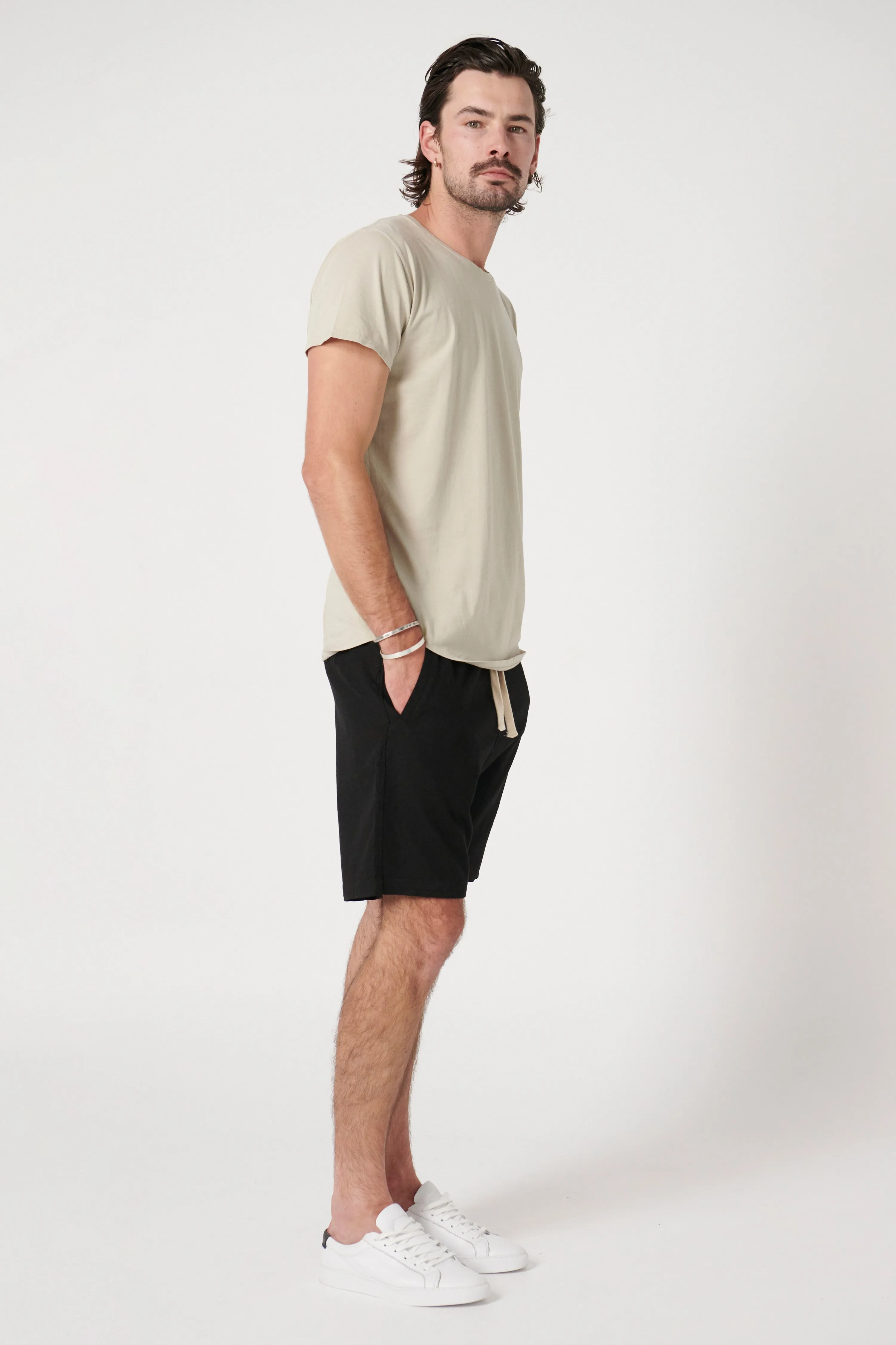 HAZARD SHORT - BLACK