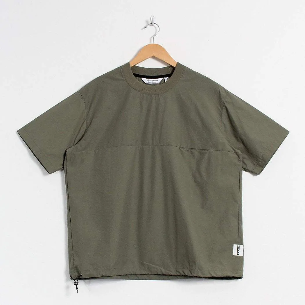 Uniform Bridge Windbreak T-shirt